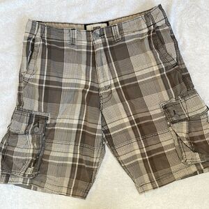 Levi’s Authentics Signature cargo shorts.  Size 36.  💯 cotton.  Like new.